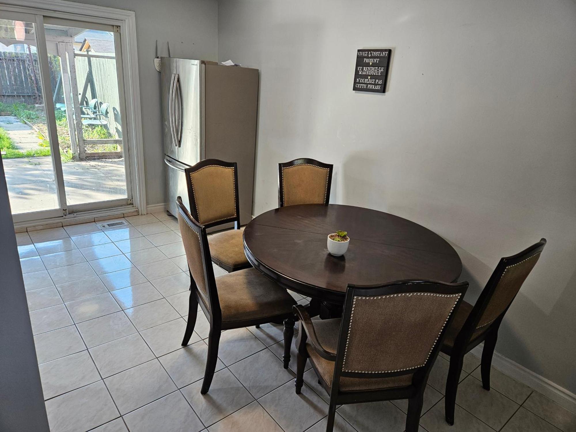 Modern Quiet Home By The Airport ميسيسوجا المظهر الخارجي الصورة