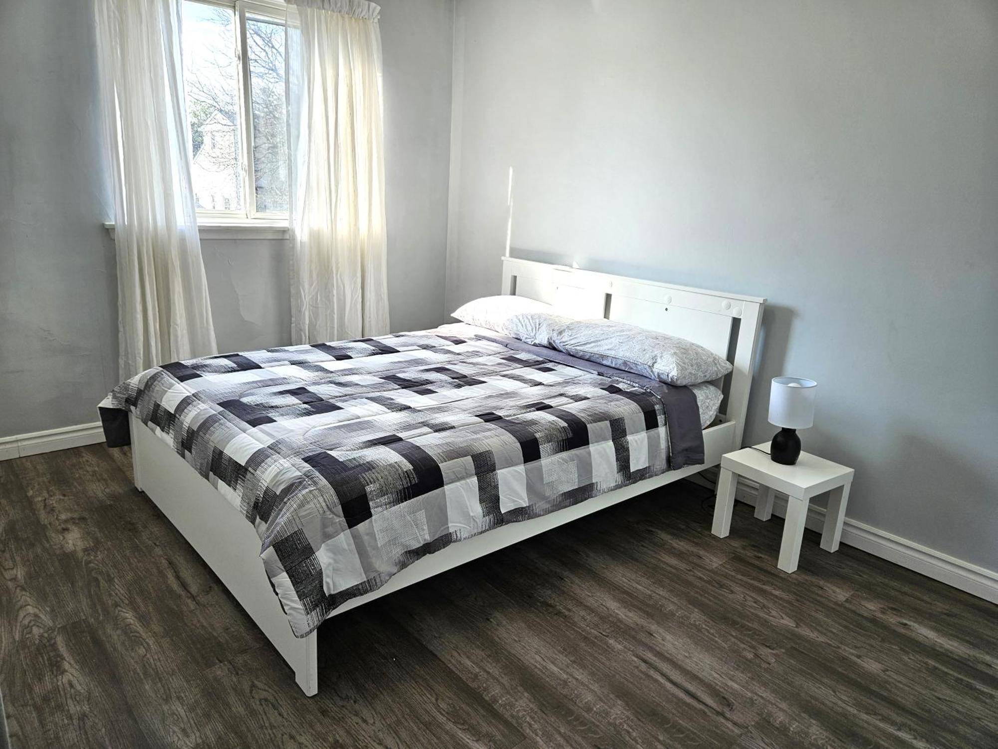 Modern Quiet Home By The Airport ميسيسوجا المظهر الخارجي الصورة