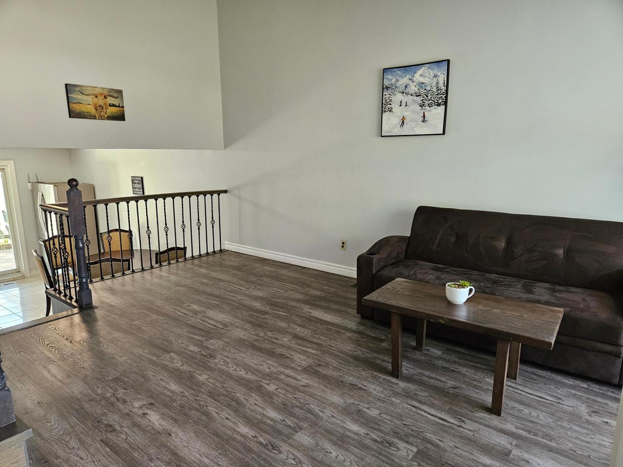 Modern Quiet Home By The Airport ميسيسوجا المظهر الخارجي الصورة