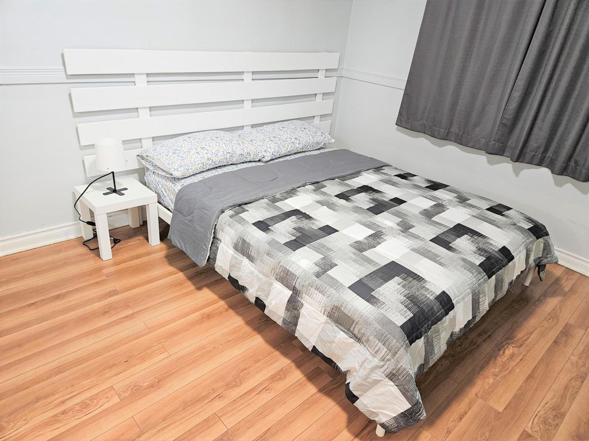 Modern Quiet Home By The Airport ميسيسوجا المظهر الخارجي الصورة